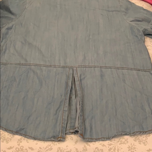 Button up blue jean top w/ slit down the bottom. - Picture 3 of 4